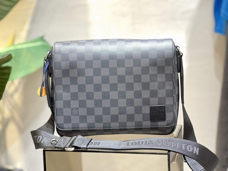 LV Handbags 150